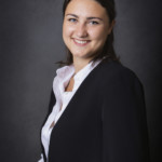 Une professionnelle prenant la pose lors d'un shooting corporate réalisé par le studio Bérengère, dans les Yvelines.