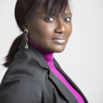 Une professionnelle prenant la pose lors d'un shooting corporate réalisé par le studio Bérengère, dans les Yvelines.