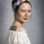Portrait d'une jeune femme, réalisé par Bérengère Grassin du studio Bérengère, photographe professionnelle.