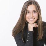Portrait photo individuel d'une jeune femme, réalisé par Bérengère Grassin du studio Bérengère, photographe professionnelle à Montesson.