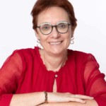 Une femme posant lors d'une séance photo corporate, réalisée par Bérengère Grassin du studio Bérengère, photographe professionnelle dans les Yvelines.