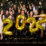 Une photographie corporate en équipe réalisée par le studio Bérengère pour la réalisation d'une carte de voeux d'une entreprise dans les Yvelines.