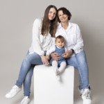 Famille posant au Studio Bérengère à Montesson