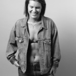 Femme posant au Studio Bérengère lors d'une séance portrait